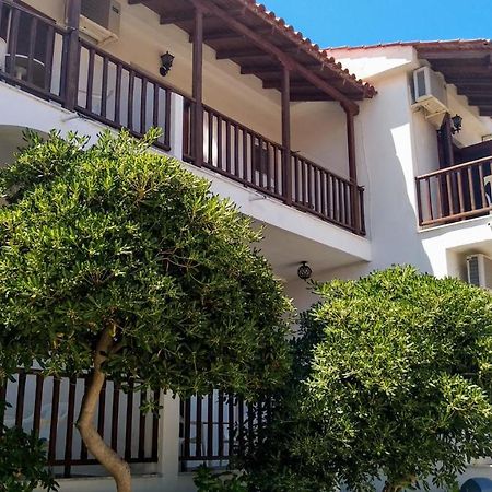 Aparthotel Ilaira à Skala Eresou Extérieur photo
