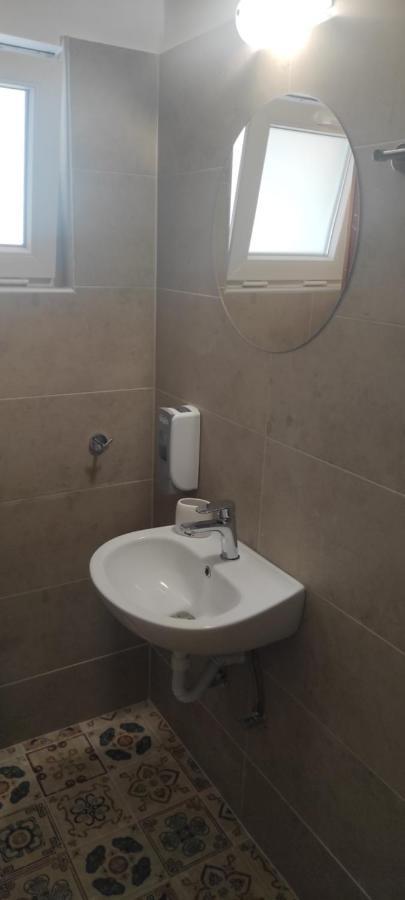 Aparthotel Ilaira à Skala Eresou Extérieur photo